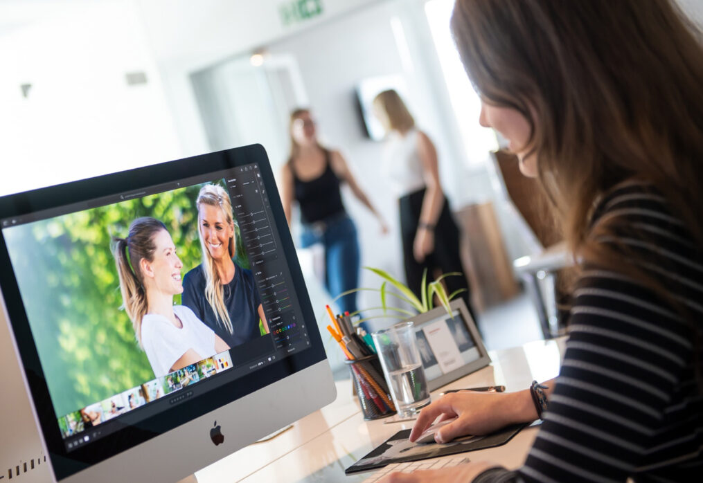 Vom Fotoshooting zum perfekten Bild – genau Janas Ding!